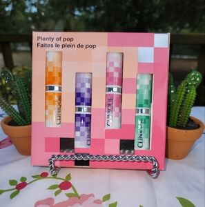 CLINIQUE 4 Full Size Lipstick 💄 NWT